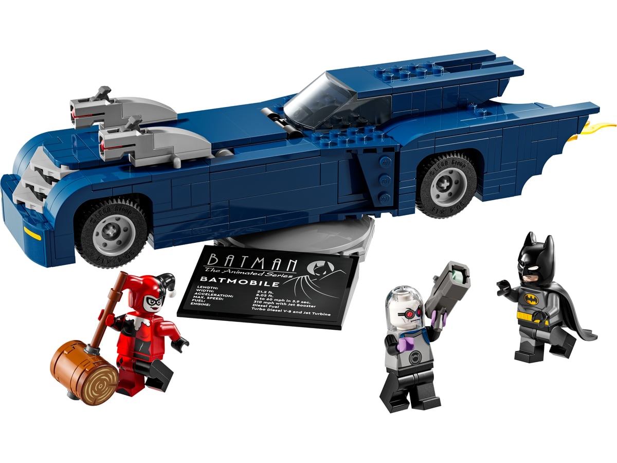DC: Batman with the Batmobile vs Harley Quinn and Mr. Freeze