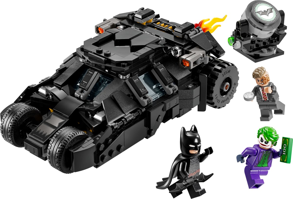 DC : le Tumbler de Batman contre Double-Face et le Joker